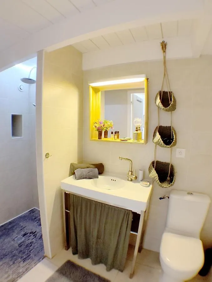 La Tisserande : Maison D'Hotes Creative & Ecologique Saint-Thegonnec Loc-Eguiner Guest house