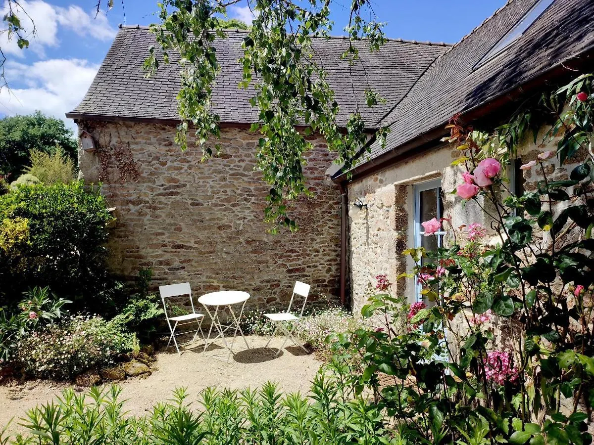 La Tisserande : Maison D'Hotes Creative & Ecologique Saint-Thegonnec Loc-Eguiner
