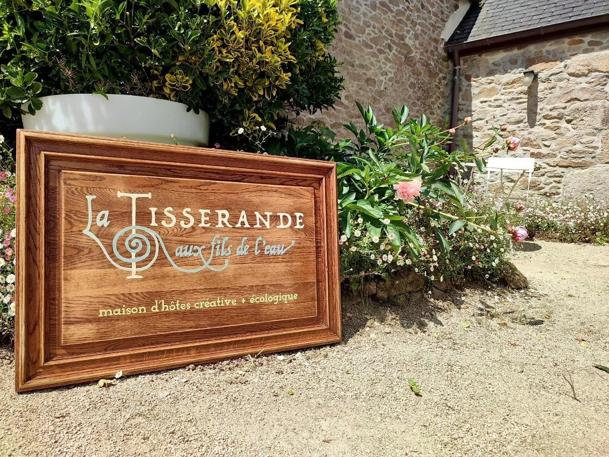 La Tisserande : Maison D'Hotes Creative & Ecologique Saint-Thegonnec Loc-Eguiner Guest house